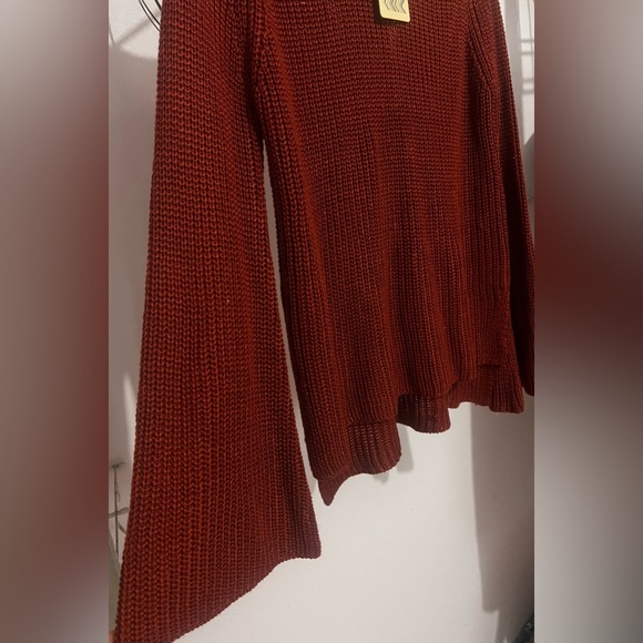 Sweater new with tags - Picture 4 of 5